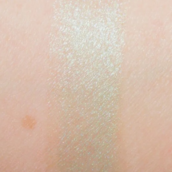 MAC Soft Hint Frost Lipstick New in Box Pale blue - Picture 7 of 7